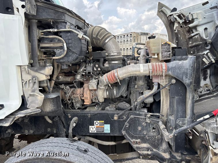 image for item FC1733 2019 Kenworth T880 semi truck