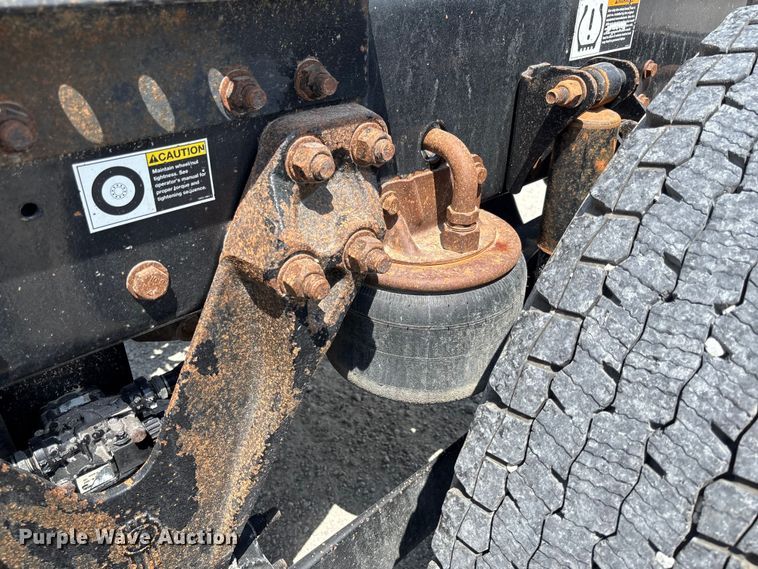 image for item FC1733 2019 Kenworth T880 semi truck