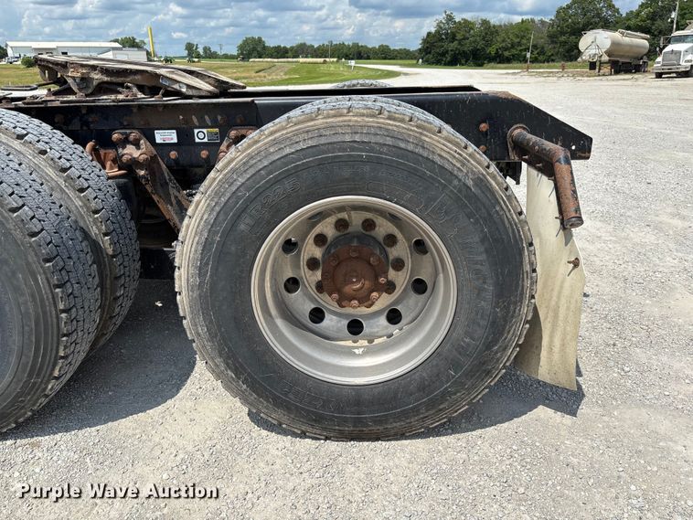 image for item FC1733 2019 Kenworth T880 semi truck