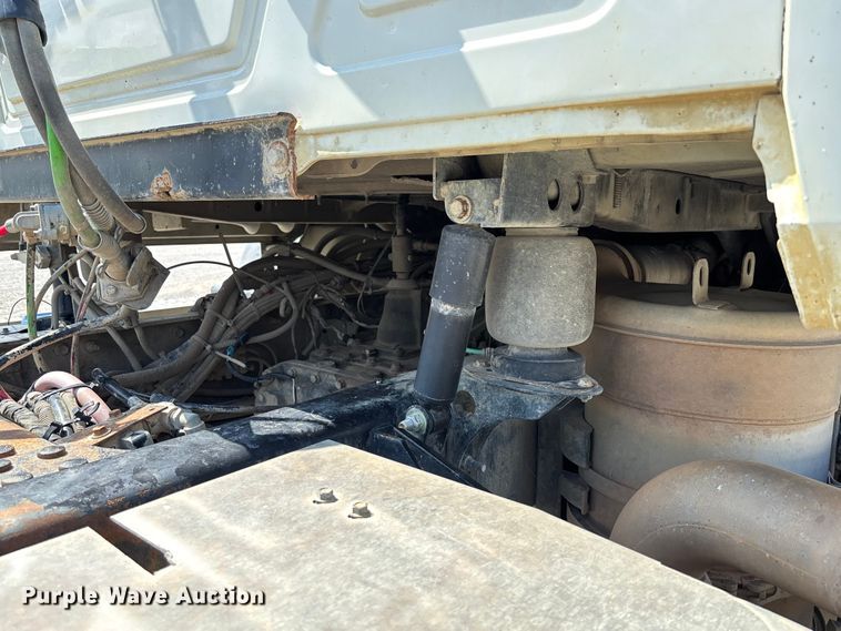 image for item FC1734 2016 Mack CXU613 semi truck