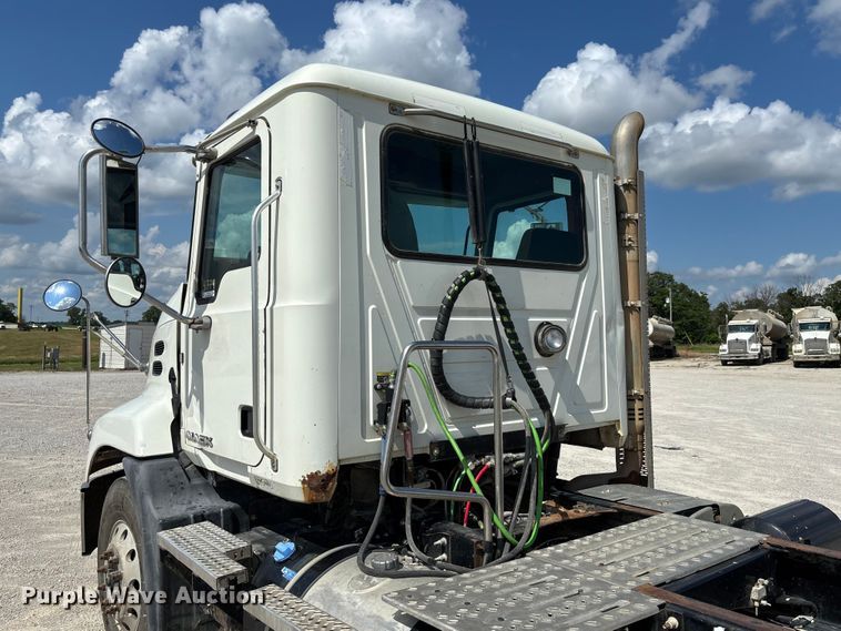 image for item FC1734 2016 Mack CXU613 semi truck
