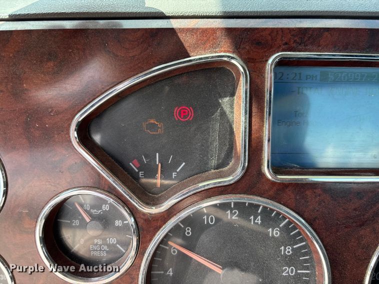 image for item FC1734 2016 Mack CXU613 semi truck