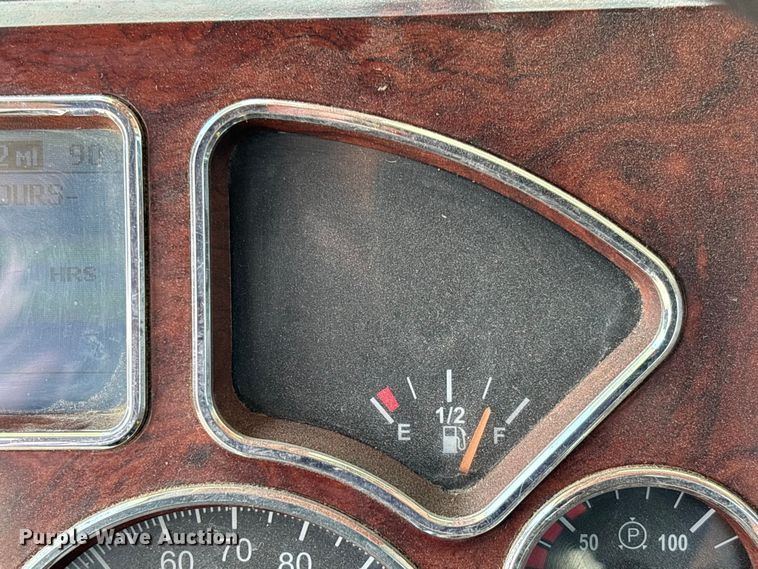 image for item FC1734 2016 Mack CXU613 semi truck