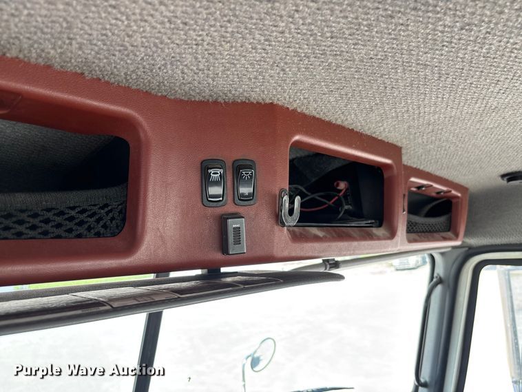 image for item FC1734 2016 Mack CXU613 semi truck