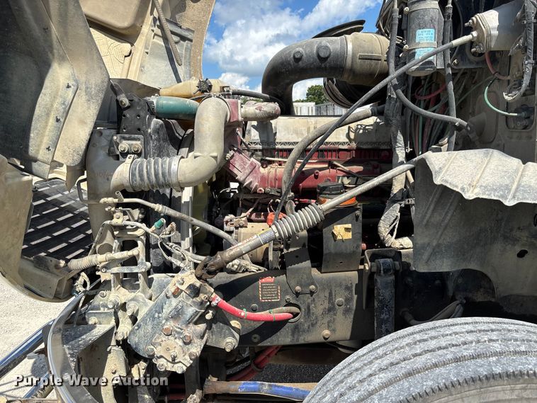 image for item FC1734 2016 Mack CXU613 semi truck