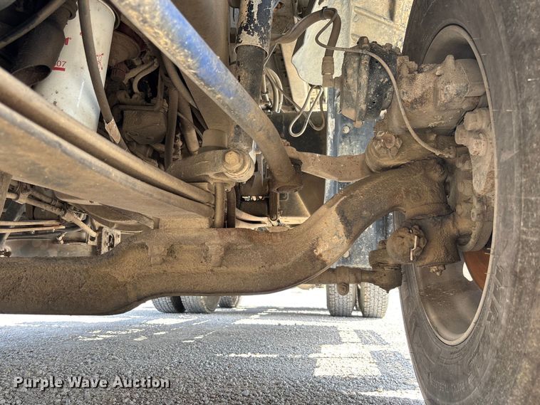 image for item FC1734 2016 Mack CXU613 semi truck