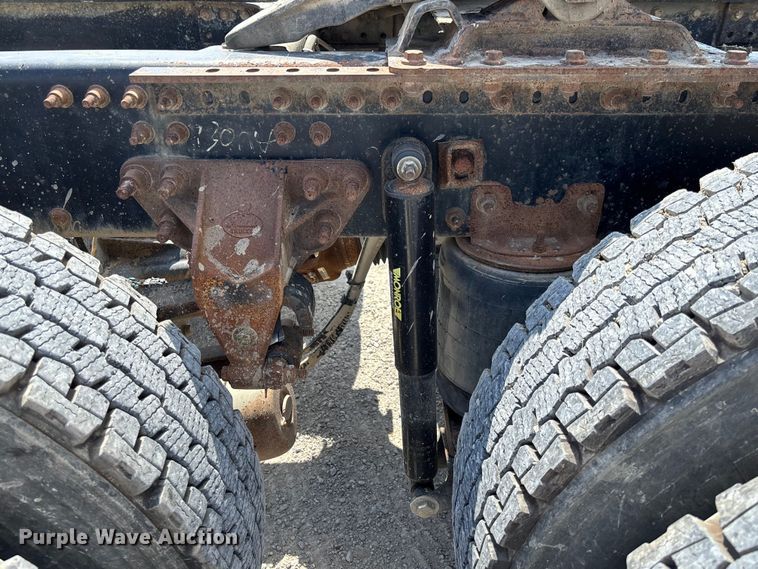 image for item FC1734 2016 Mack CXU613 semi truck