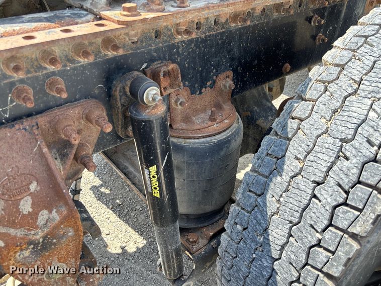 image for item FC1734 2016 Mack CXU613 semi truck