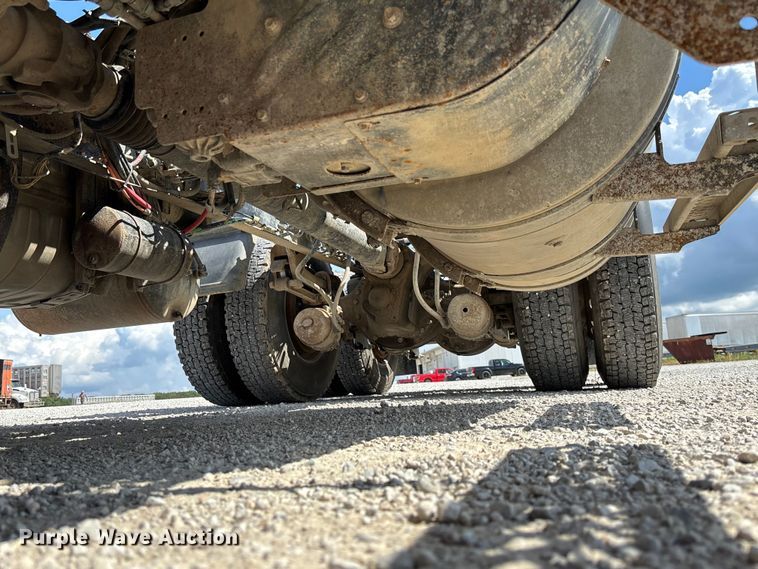 image for item FC1734 2016 Mack CXU613 semi truck