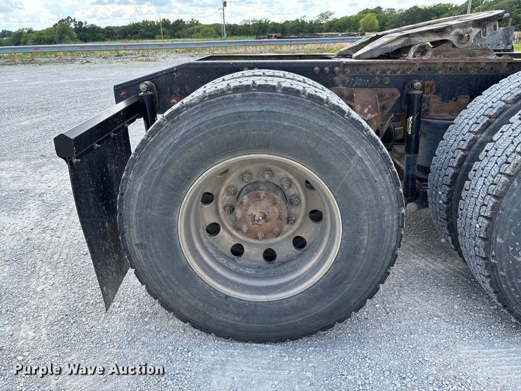 image for item FC1734 2016 Mack CXU613 semi truck