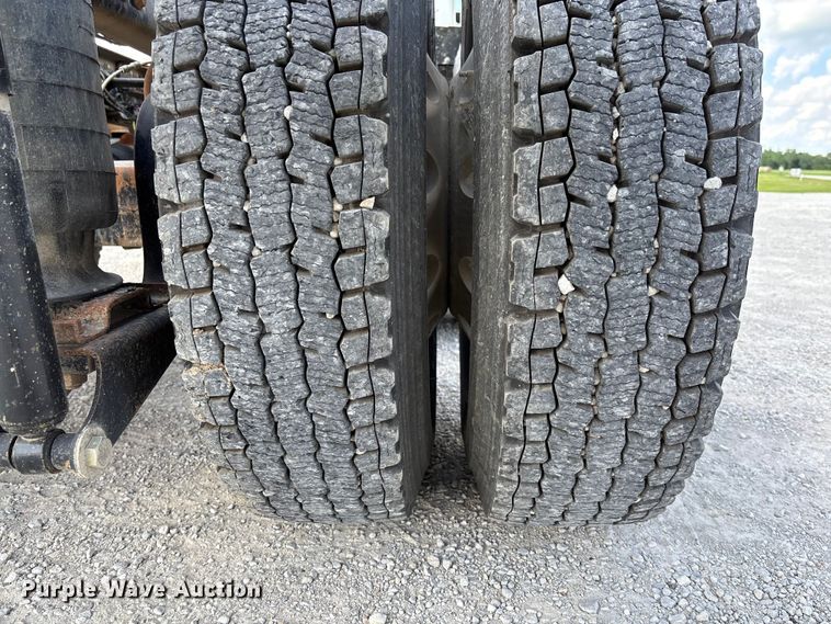 image for item FC1734 2016 Mack CXU613 semi truck