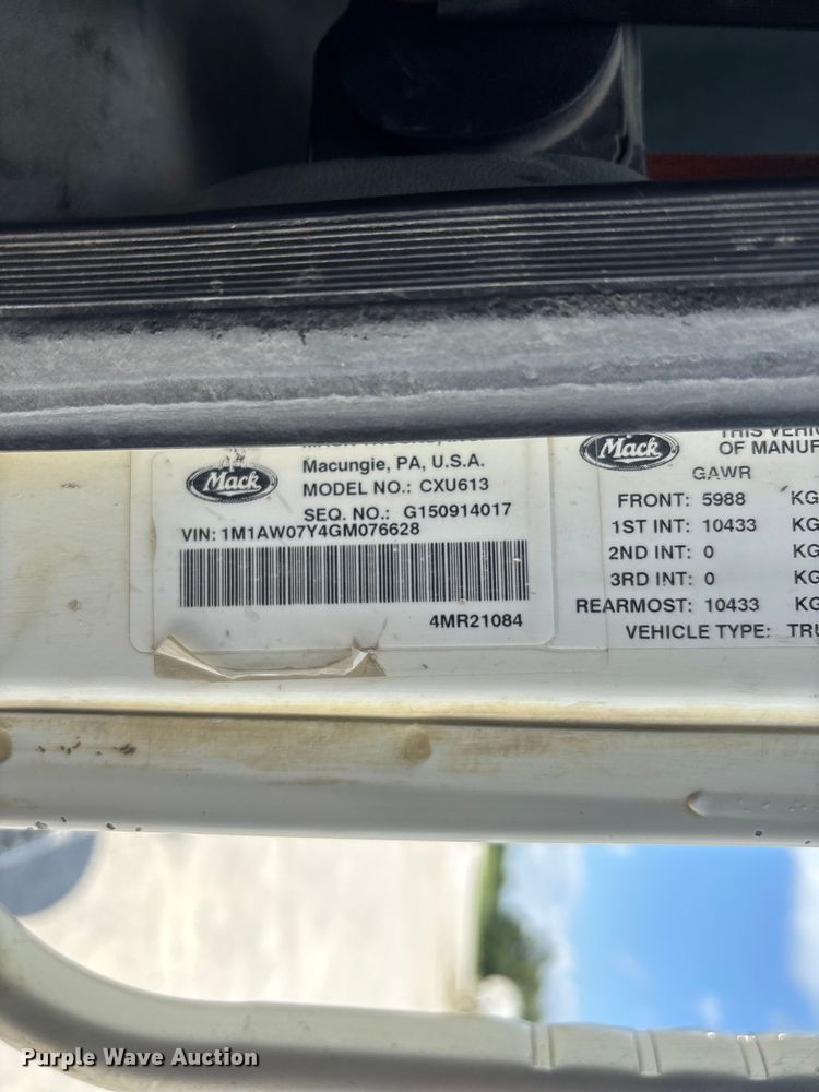 image for item FC1734 2016 Mack CXU613 semi truck