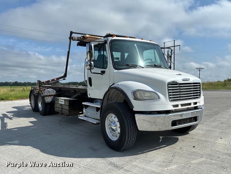 image for item FC1737 2013 Freightliner Business Class M2 roll-off container truck