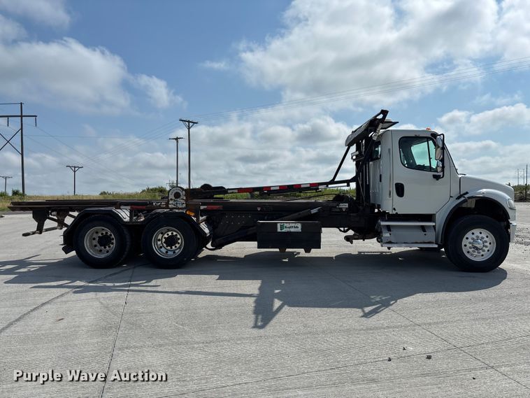 image for item FC1737 2013 Freightliner Business Class M2 roll-off container truck