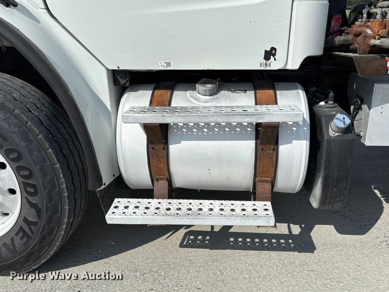 image for item FC1737 2013 Freightliner Business Class M2 roll-off container truck