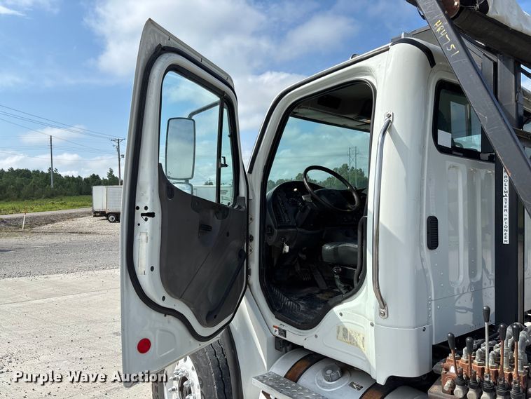 image for item FC1737 2013 Freightliner Business Class M2 roll-off container truck