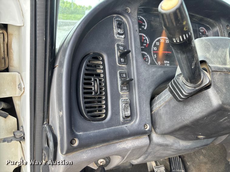 image for item FC1737 2013 Freightliner Business Class M2 roll-off container truck