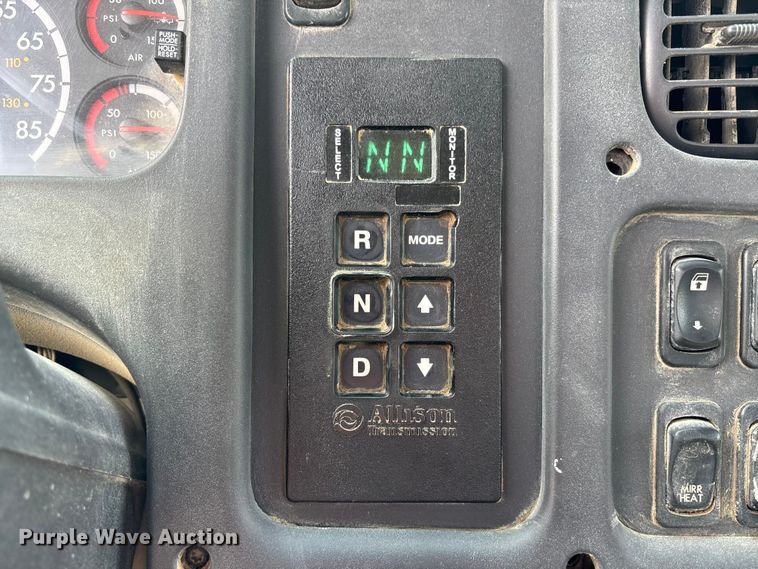 image for item FC1737 2013 Freightliner Business Class M2 roll-off container truck