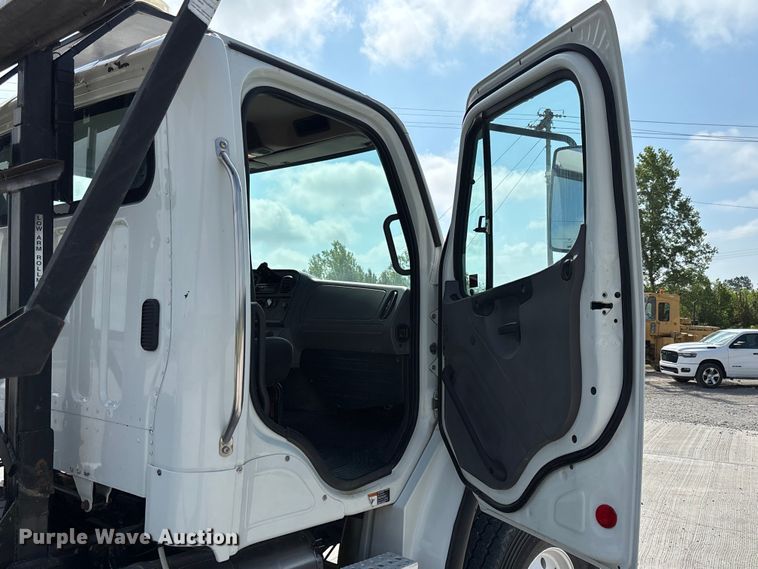 image for item FC1737 2013 Freightliner Business Class M2 roll-off container truck