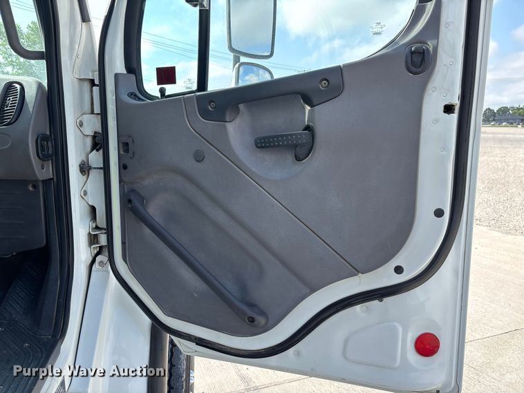 image for item FC1737 2013 Freightliner Business Class M2 roll-off container truck