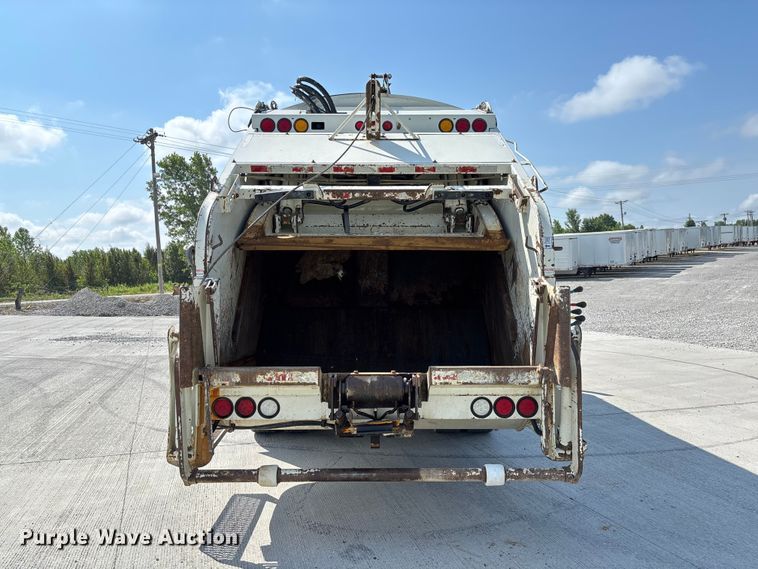 image for item FC1738 2018 Peterbilt 337 refuse truck