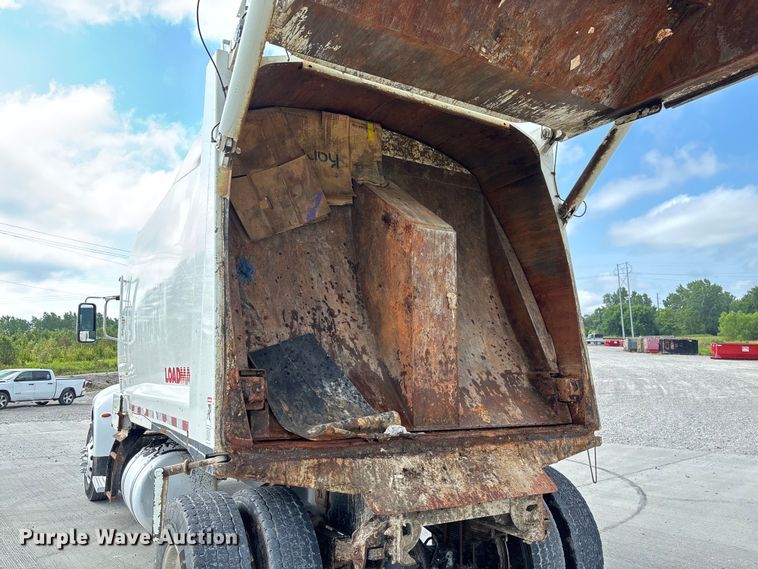 image for item FC1738 2018 Peterbilt 337 refuse truck