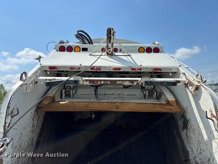 image for item FC1738 2018 Peterbilt 337 refuse truck