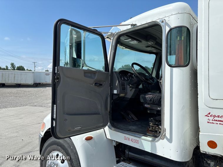image for item FC1738 2018 Peterbilt 337 refuse truck