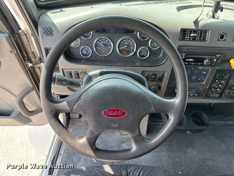image for item FC1738 2018 Peterbilt 337 refuse truck