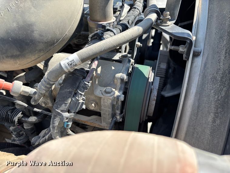 image for item FC1738 2018 Peterbilt 337 refuse truck