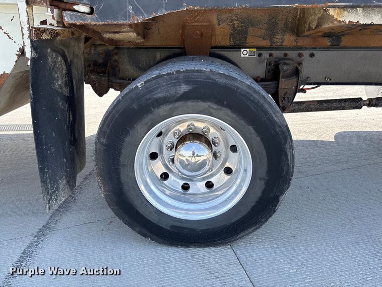 image for item FC1738 2018 Peterbilt 337 refuse truck