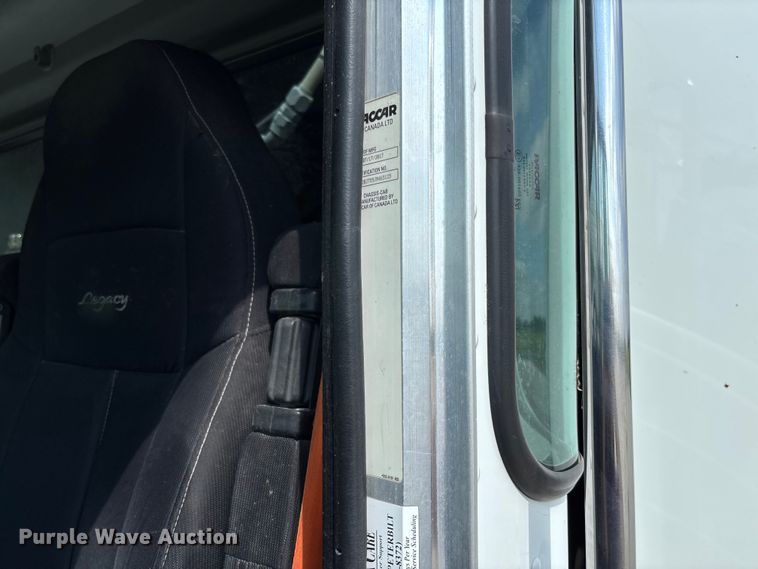 image for item FC1738 2018 Peterbilt 337 refuse truck