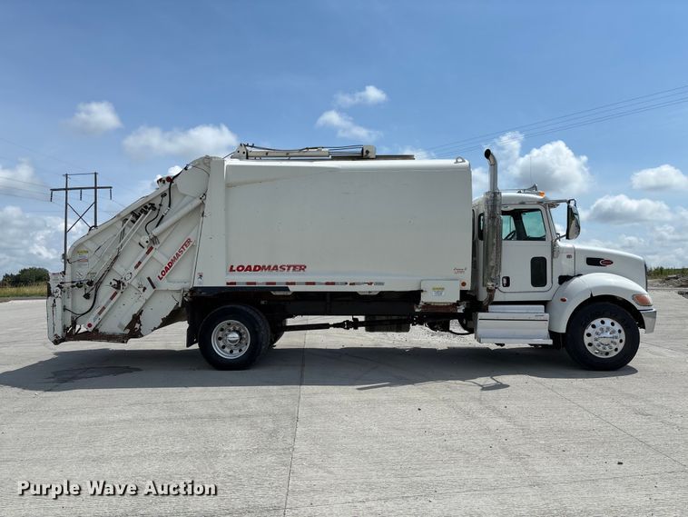 image for item FC1739 2018 Peterbilt 337 refuse truck