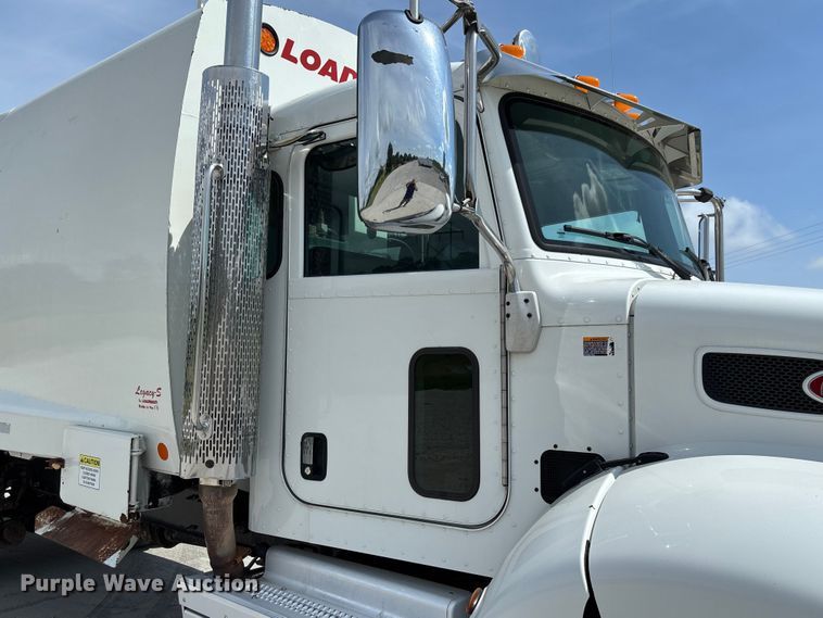 image for item FC1739 2018 Peterbilt 337 refuse truck