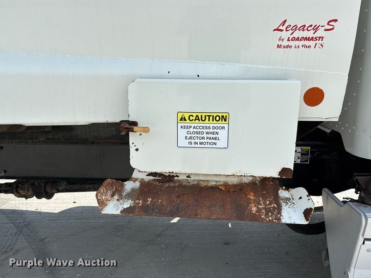 image for item FC1739 2018 Peterbilt 337 refuse truck