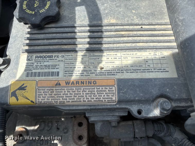 image for item FC1739 2018 Peterbilt 337 refuse truck