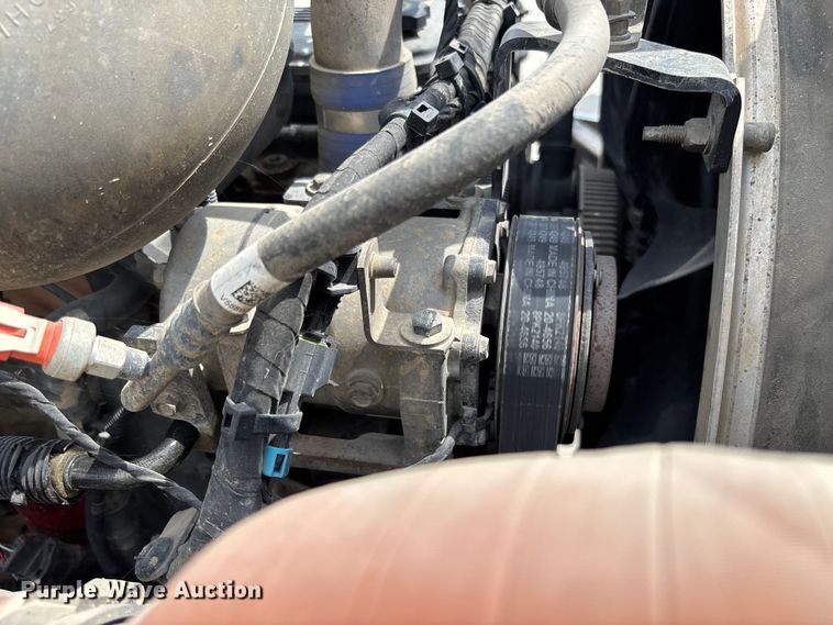 image for item FC1739 2018 Peterbilt 337 refuse truck