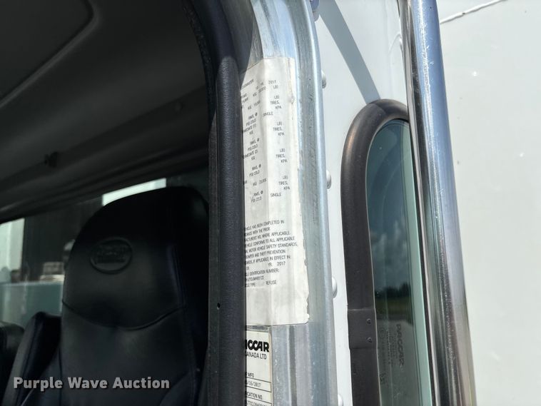 image for item FC1739 2018 Peterbilt 337 refuse truck