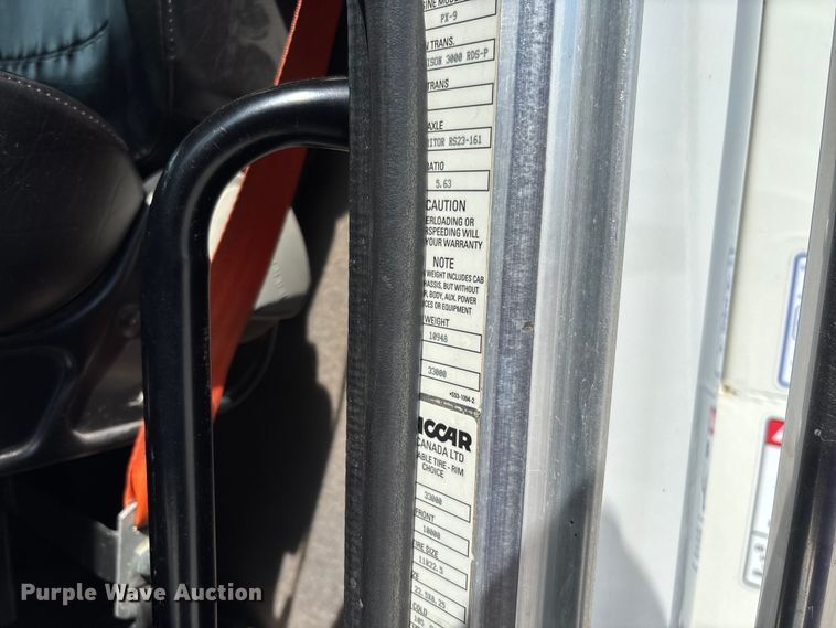 image for item FC1739 2018 Peterbilt 337 refuse truck