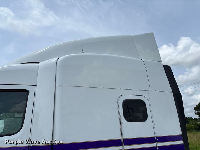 image for item FC1740 2022 Peterbilt 579 semi truck