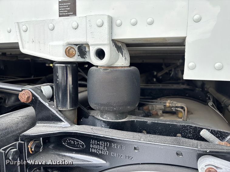 image for item FC1740 2022 Peterbilt 579 semi truck