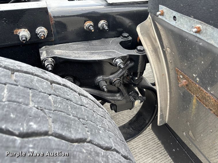 image for item FC1740 2022 Peterbilt 579 semi truck