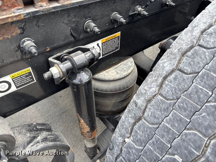 image for item FC1740 2022 Peterbilt 579 semi truck