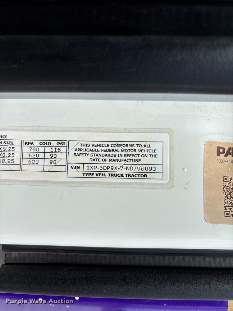 image for item FC1740 2022 Peterbilt 579 semi truck