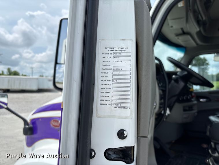 image for item FC1740 2022 Peterbilt 579 semi truck