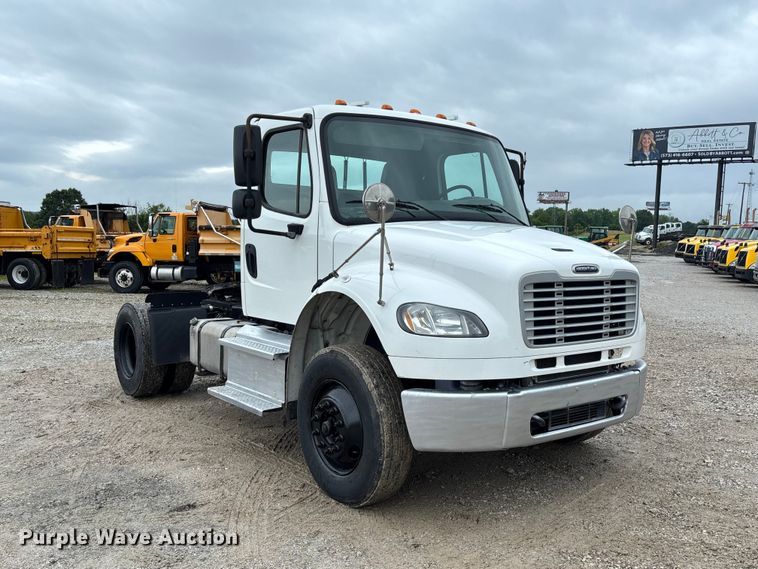 image for item FC1745 2016 Freightliner Business Class M2 106 semi truck