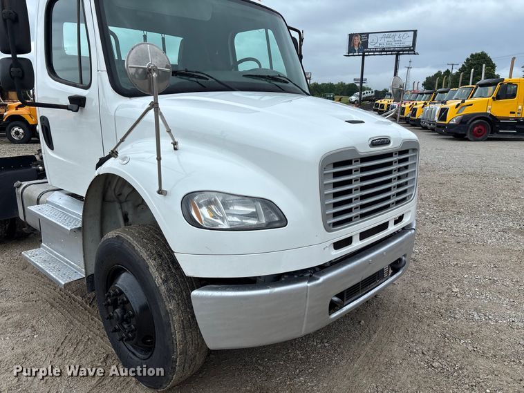 image for item FC1745 2016 Freightliner Business Class M2 106 semi truck