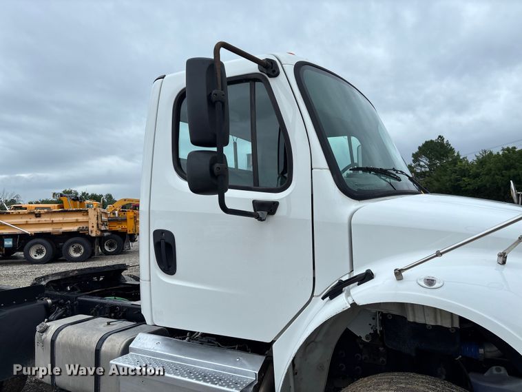 image for item FC1745 2016 Freightliner Business Class M2 106 semi truck