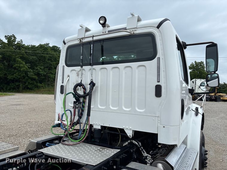 image for item FC1745 2016 Freightliner Business Class M2 106 semi truck