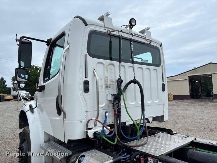 image for item FC1745 2016 Freightliner Business Class M2 106 semi truck